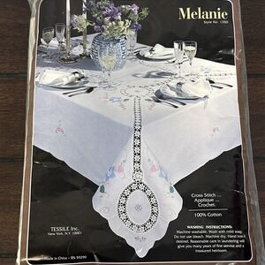 VGT Tessile Tablecloth Elegance Melanie Embroidery 118"X66" & 12 Napkins - NEW